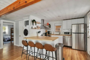 Stay On The Cape Vacation Rentals: Perfect Spot In Yarmouth Book Now & Relax